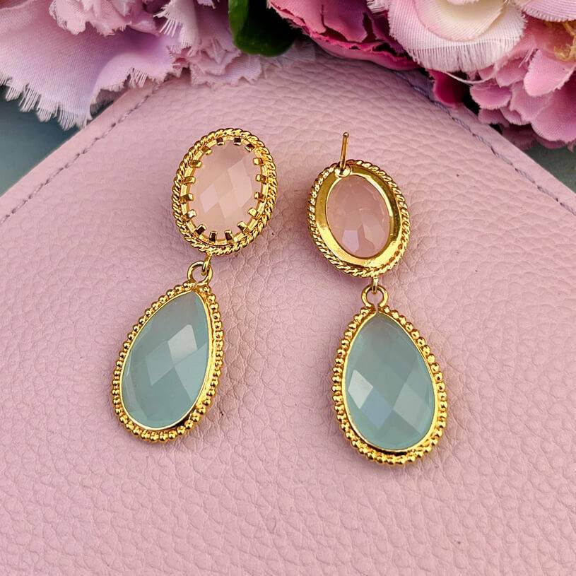 SchwesterSchwester Zartrosa Tropfenohrringe Mit Türkisblau Funkelnden Facettierten Tropfen