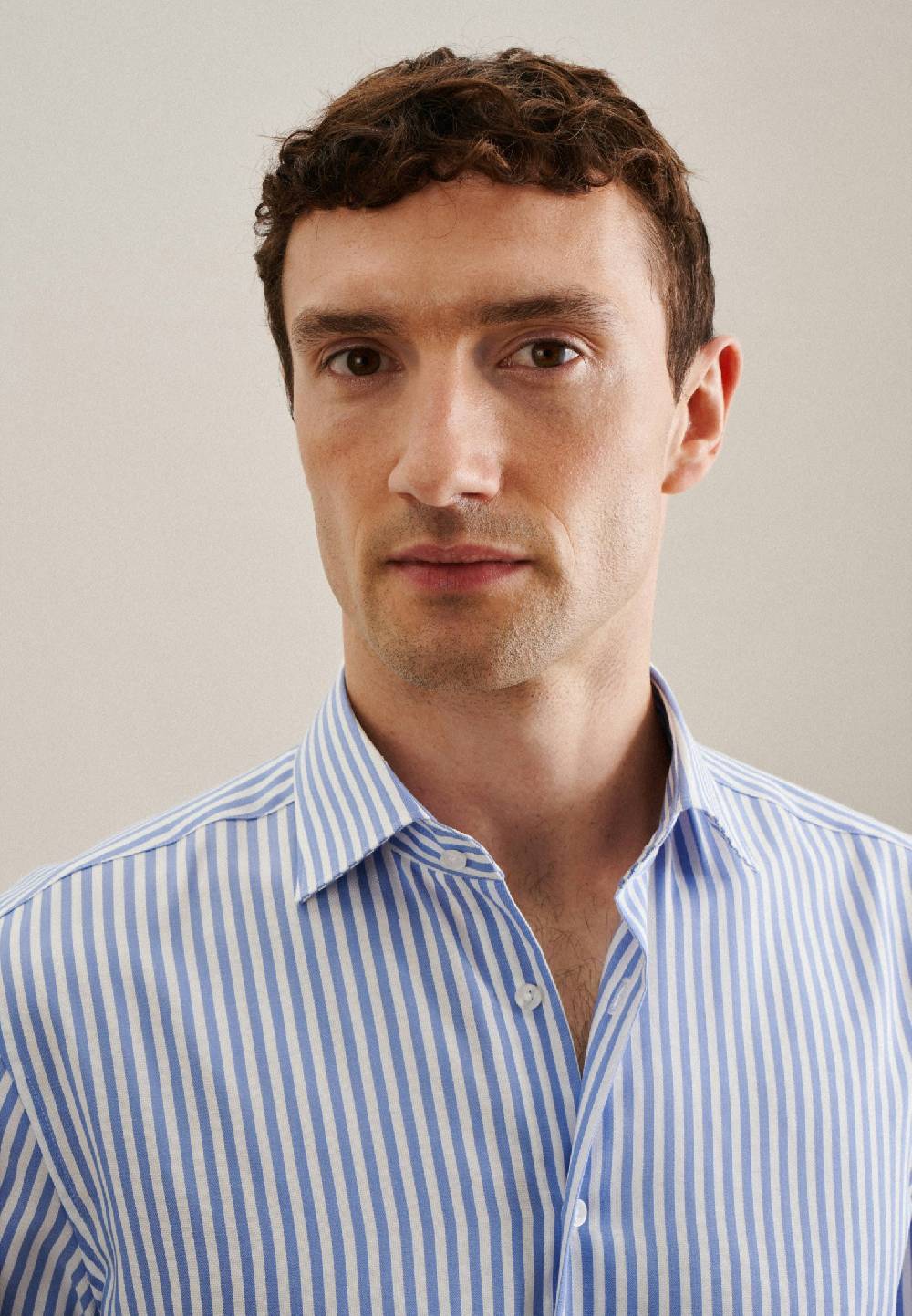 Seidensticker Bügelfreies Struktur Business Hemd In Regular Mit Kentkragen Und Extra Langem Arm