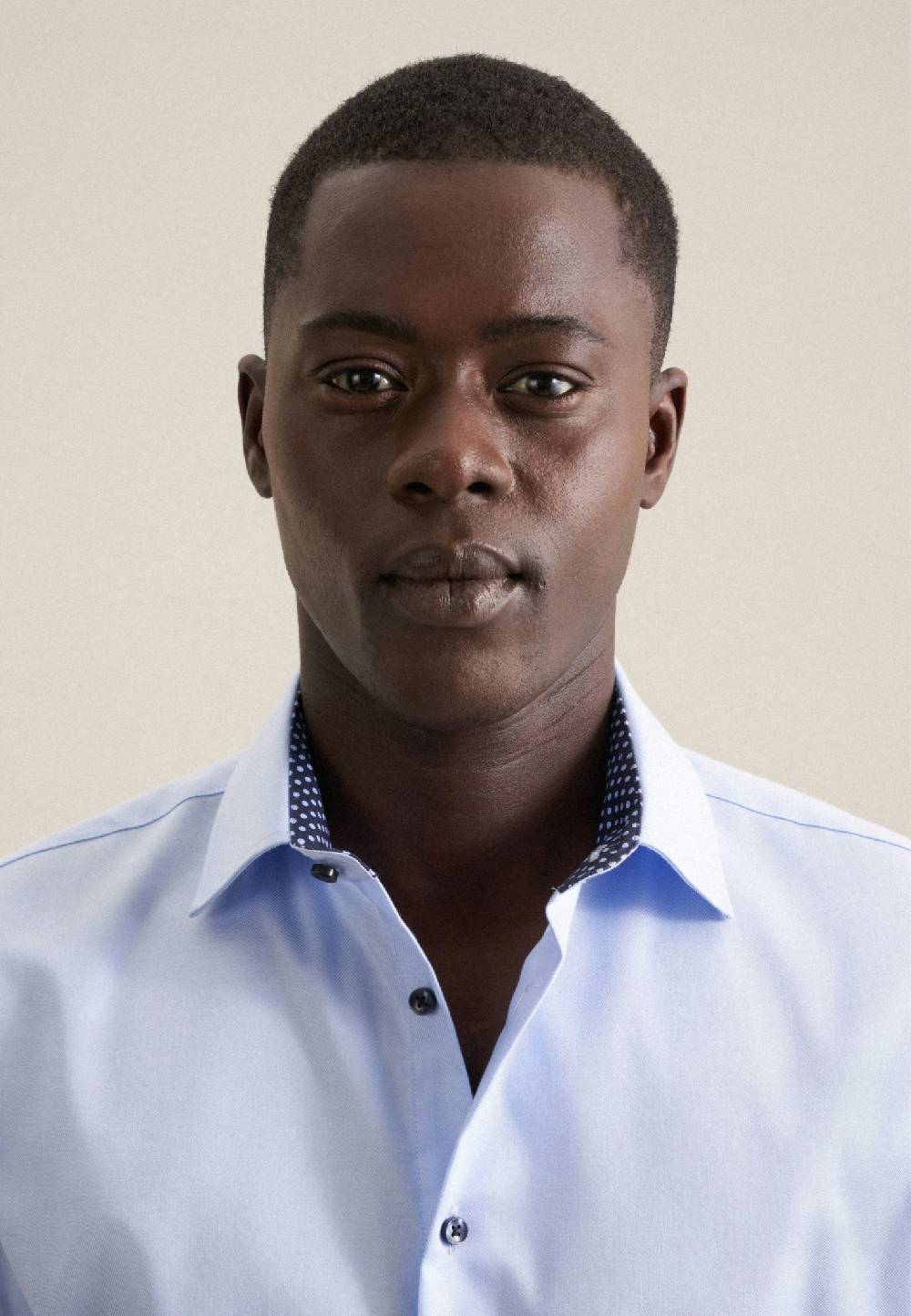 Seidensticker Bügelfreies Twill Business Hemd In Shaped Mit Kentkragen Und Extra Langem Arm