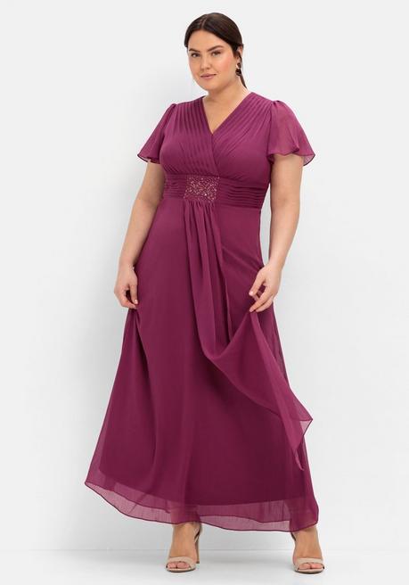 sheego Abendkleid mit Schmuckbrosche, in A-Linie - beere sheego