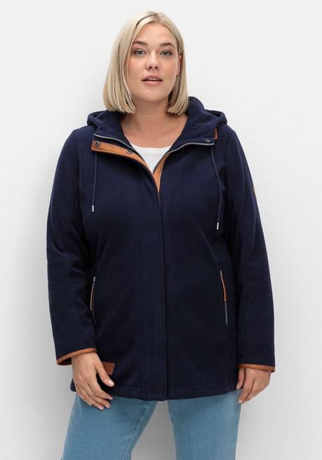 sheego Fleecejacke mit Kapuze und Kontrastdetails - marine sheego