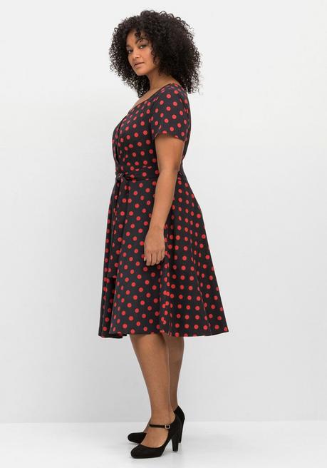 Sheego By Joe Browns Gepunktetes Kleid Mit Herzausschnitt Und Taillenband - Schwarz Gemustert Sheego