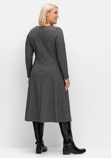 Sheego Kariertes Shirtkleid In A-Linie Und Midilänge - Schwarz Gemustert Sheego