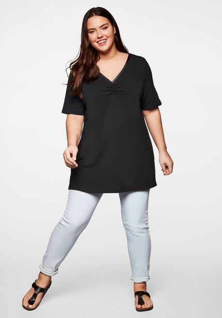 Sheego Longshirt In A-Linie Mit Raffung Am V-Ausschnitt - Schwarz Sheego
