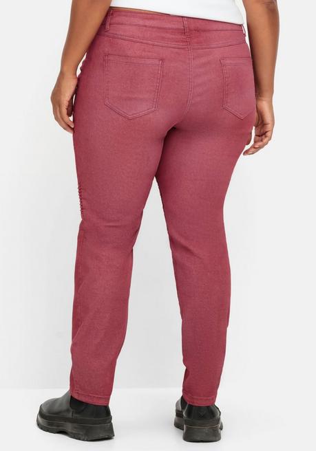 Sheego Schmale Jeans Mit Ziernieten Und Biesen - Dunkelrot Sheego
