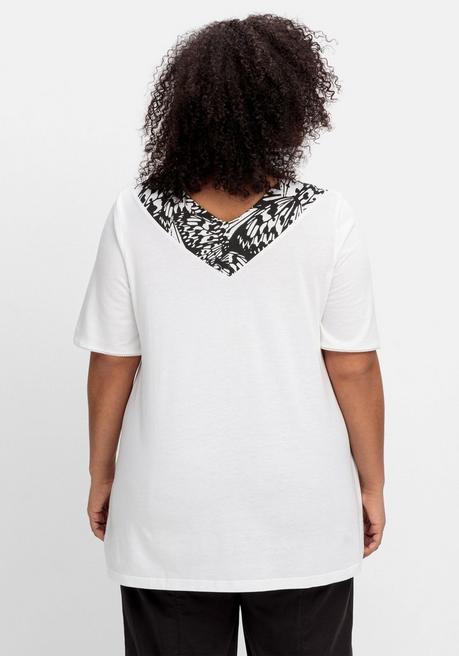 Sheego Shirt In A-Linie, Mit Breiter Blende Am V-Ausschnitt - Weiß Bedruckt Sheego