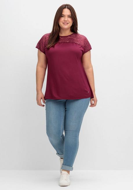Sheego Shirt Mit Spitzenpasse An Der Schulterpartie - Beere Sheego