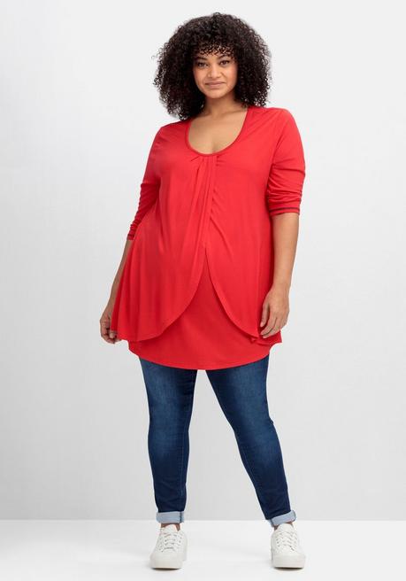 Sheego Stillshirt In Layer-Optik, Mit Raffung Am Ausschnitt - Mohnrot Sheego