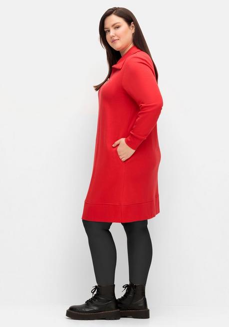 Sheego Sweatkleid Mit Kragen Und Wordingprint Vorn - Mohnrot Sheego