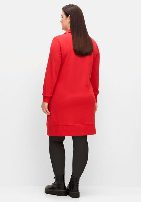 Sheego Sweatkleid Mit Kragen Und Wordingprint Vorn - Mohnrot Sheego