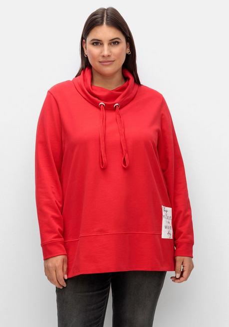 sheego Sweatshirt mit Stehkragen und Applikation seitlich - mohnrot sheego
