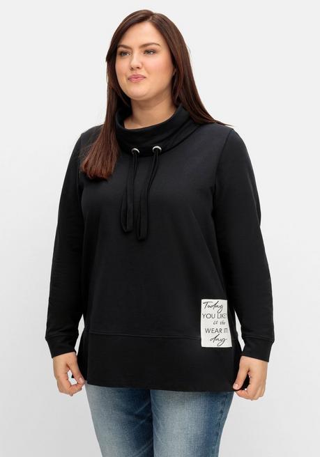 sheego Sweatshirt mit Stehkragen und Applikation seitlich - schwarz sheego