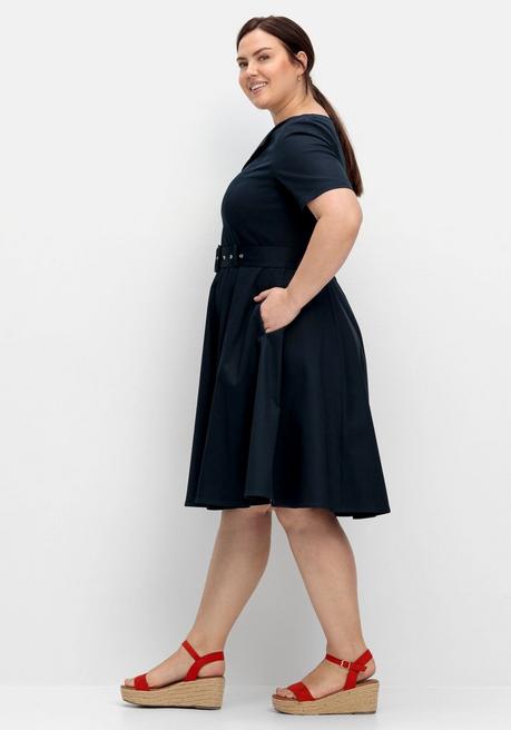 Sheego Weit Schwingendes Kleid Mit Gürtel Und Reverskragen - Nachtblau Sheego
