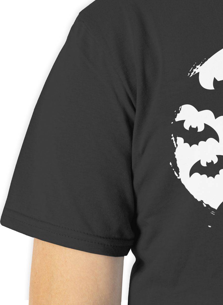 Shirtracer Geometrisches Motiv Mit Fledermäusen - Weiß Shirts & Mehr Shirtracer