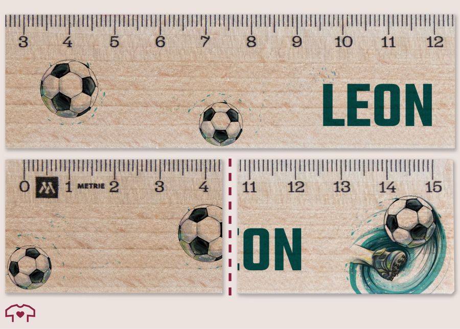 Shirtracer Holzlineal Für Jungen Zum Schulanfang Mit Namen Fußballspieler Geschenk Einschulung Fußballfan Schulkind Lineal Holz Shirtracer