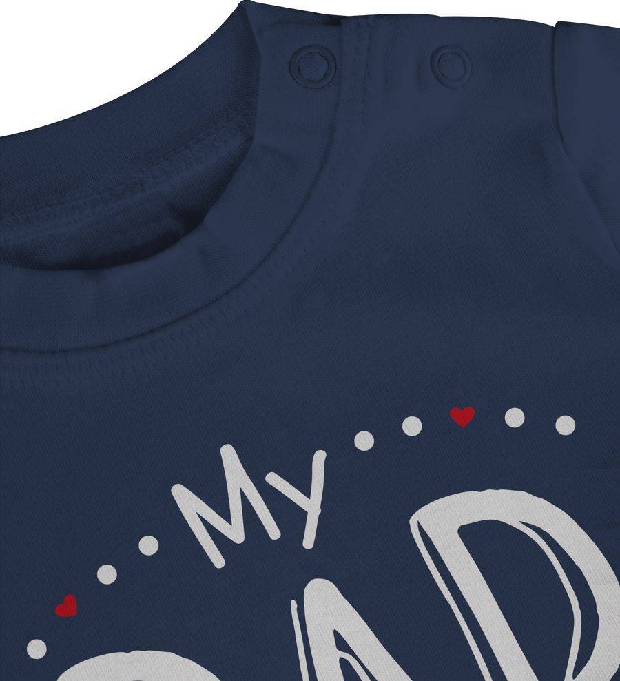 Shirtracer My Dad Is My Hero Herzen Weiß Shirts & Mehr Shirtracer