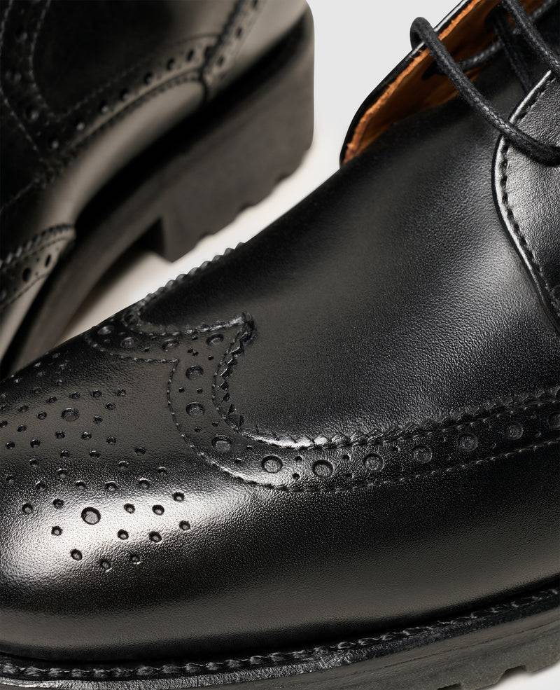 Shoepassion Damen-Boot Aus Kalbsleder Mit Lochmusterverzierung Henry Stevens Shoepassion