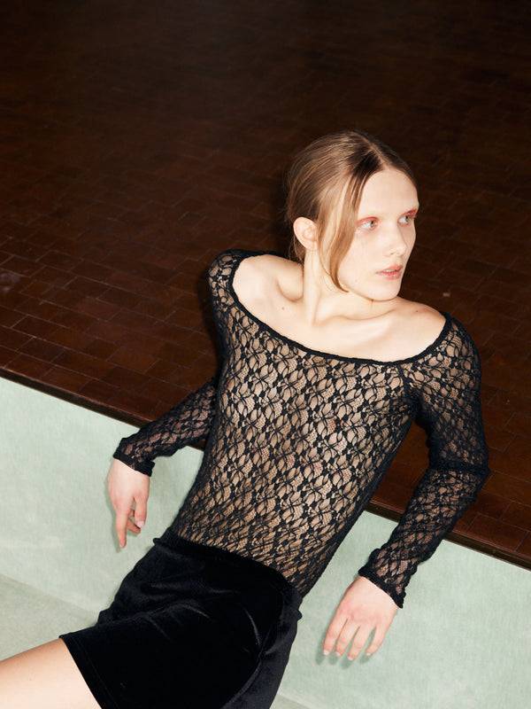 Simone Wild Lace Body Swan