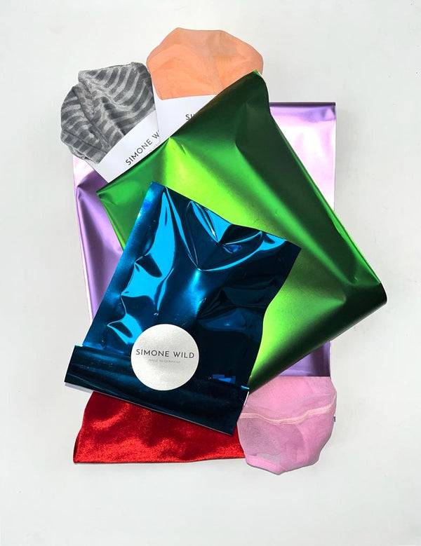 Simone Wild Surprising Gift Bags Socks