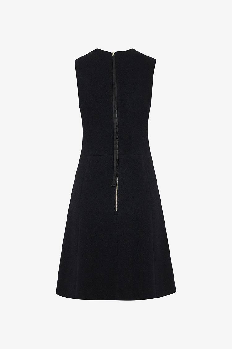 Sly 010 Ärmelloses Tailliertes Kleid Mit Kellerfalte