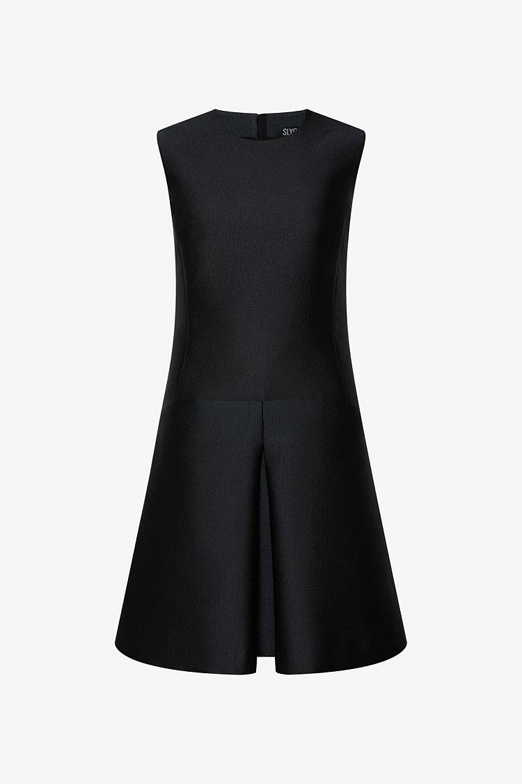 Sly 010 Ärmelloses tailliertes Kleid mit Kellerfalte