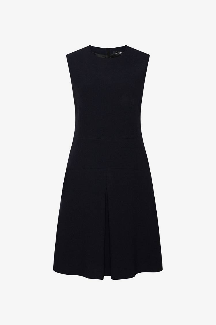 Sly 010 Ärmelloses tailliertes Kleid mit Kellerfalte