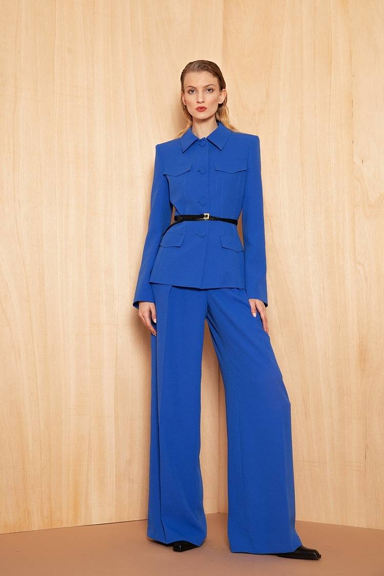 Sly 010 Einreihiger Blazer Mit Pattentaschen Aus Crêpe-Envers-Satin