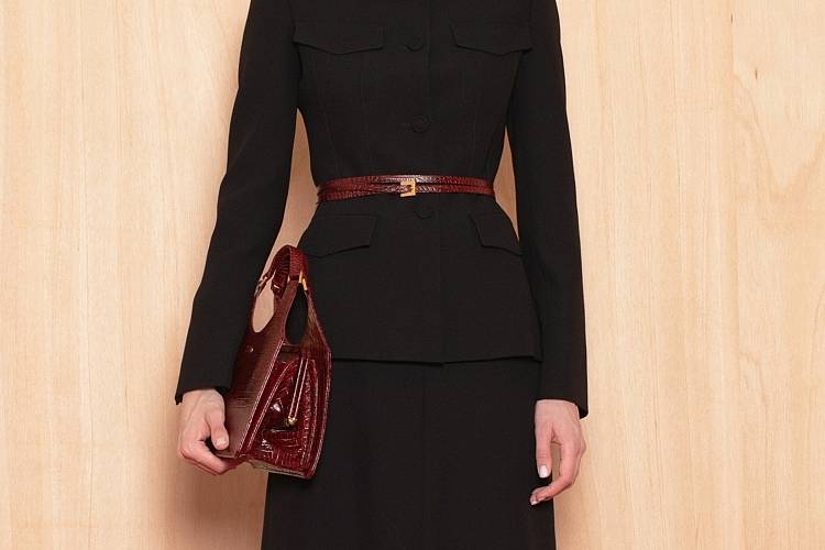 Sly 010 Einreihiger Blazer Mit Pattentaschen Aus Crêpe-Envers-Satin