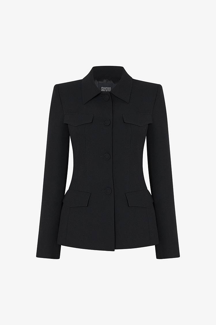 Sly 010 Einreihiger Blazer mit Pattentaschen aus Crêpe-Envers-Satin