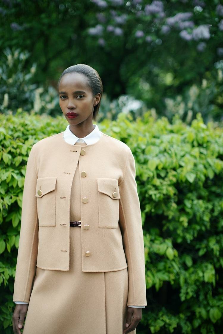 Sly 010 Kragenlose Doubleface-Jacke Mit Aufgesetzten Taschen