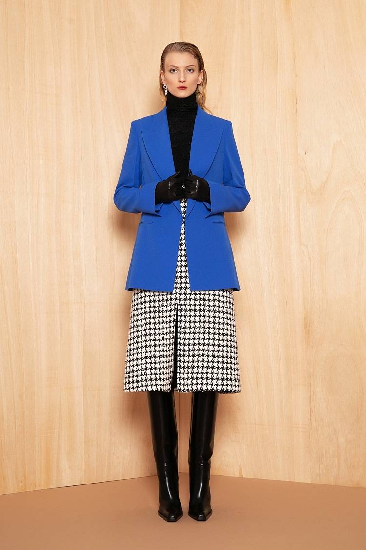 Sly 010 Lang Geschnittener Knopfloser Blazer Aus Crêpe-envers-Satin