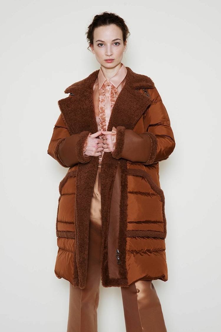 Sly 010 Daunen-Lammfell-Mantel