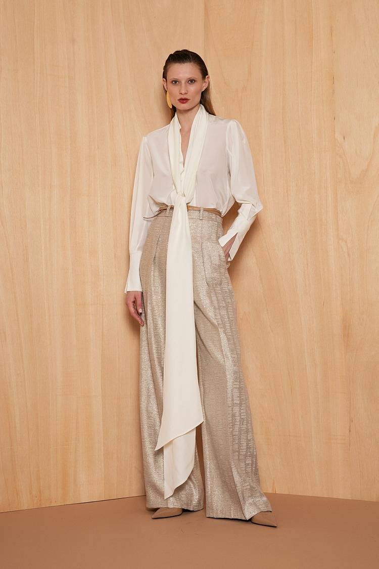 Sly 010 Lockere Seidenbluse Mit Schluppe