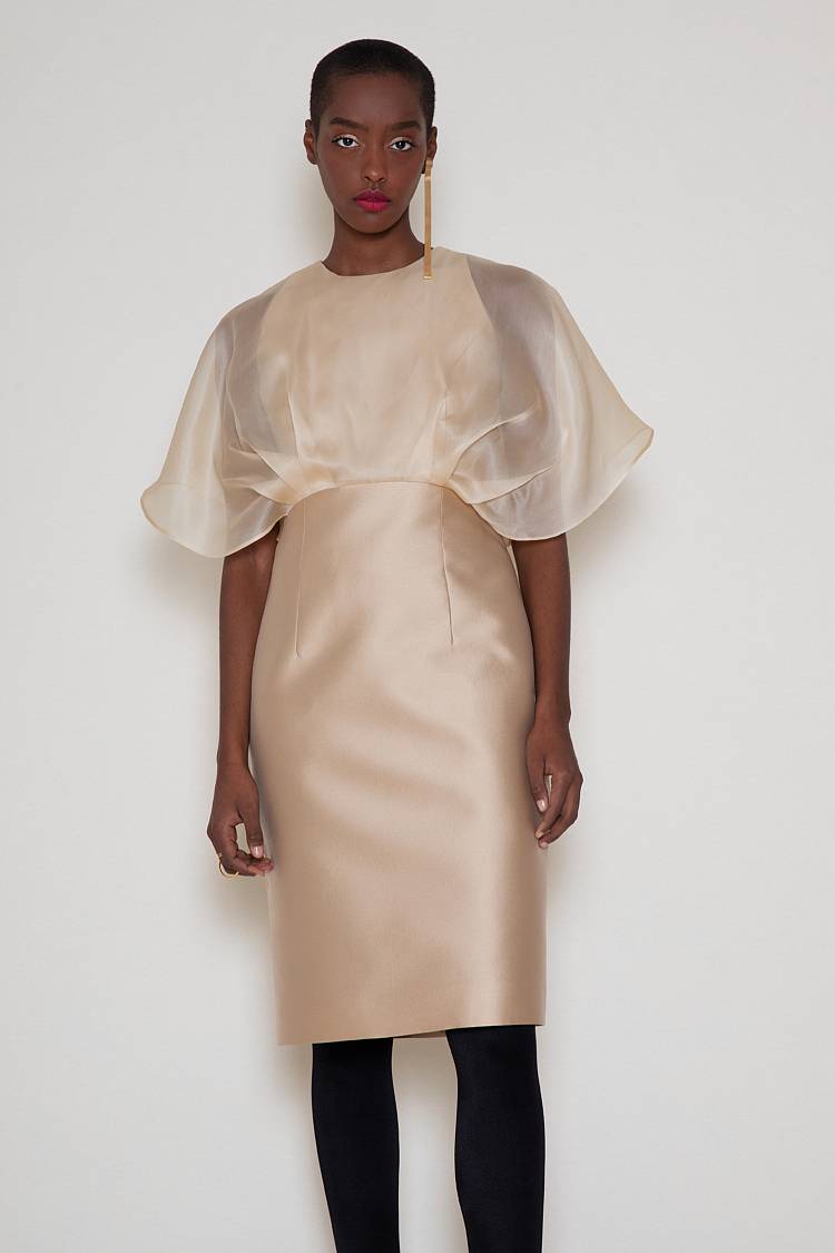 Sly 010 Luftiges Hochzeitskleid Aus Seidentaft