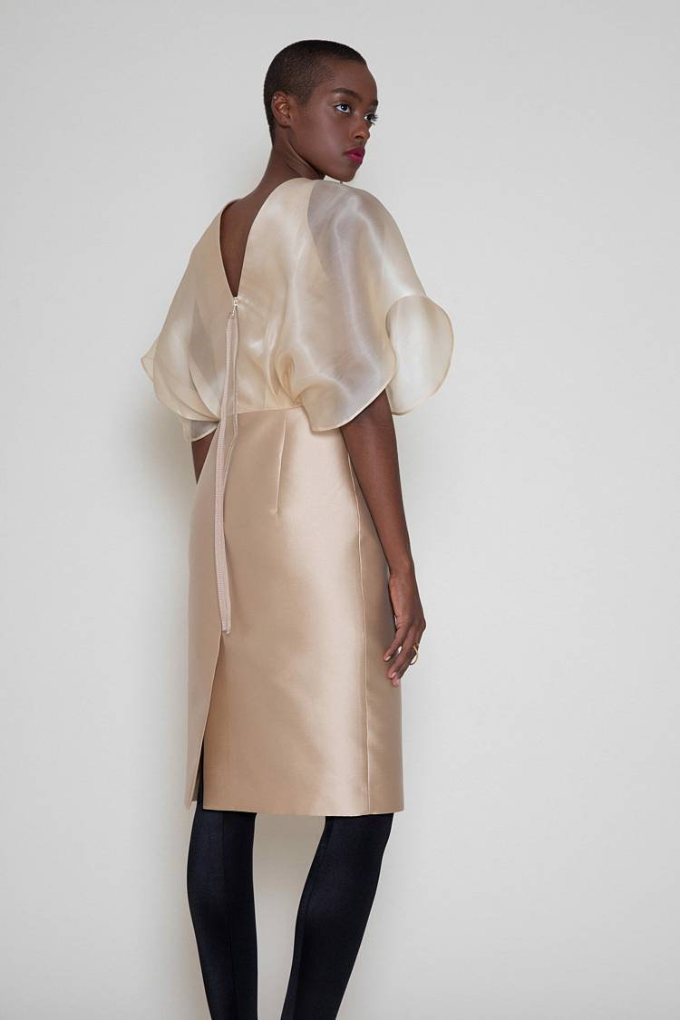 Sly 010 Luftiges Hochzeitskleid Aus Seidentaft