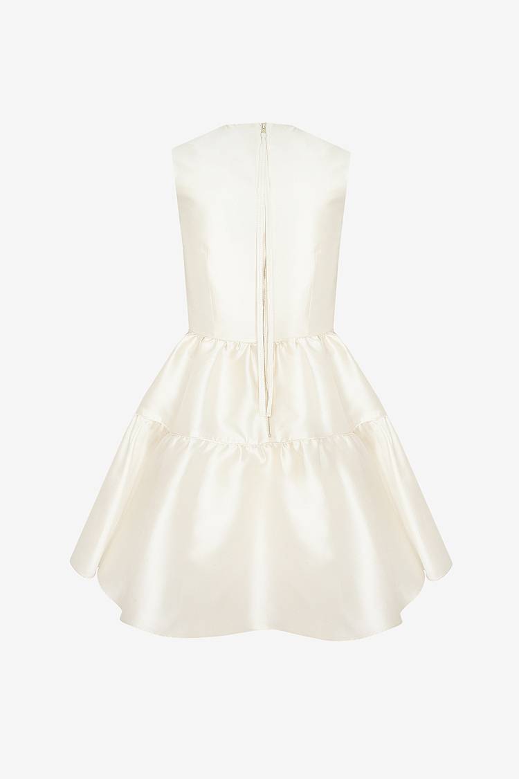 Sly 010 Romantisches Hochzeitskleid Mit Raffungen