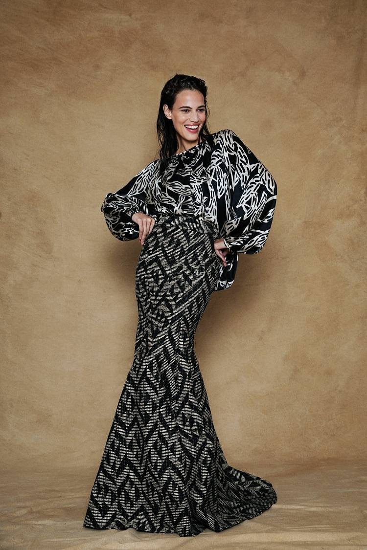 Sly 010 Seidenbluse Mit Weitem Kragen