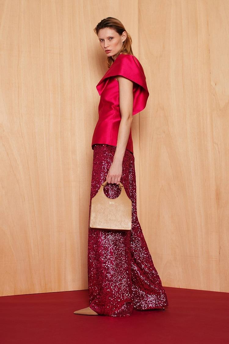 Sly 010 Tailliertes Top Mit Volantärmel