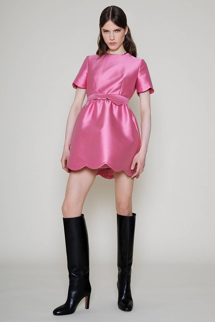 Sly 010 Verspieltes Kleid Aus Seidentaft