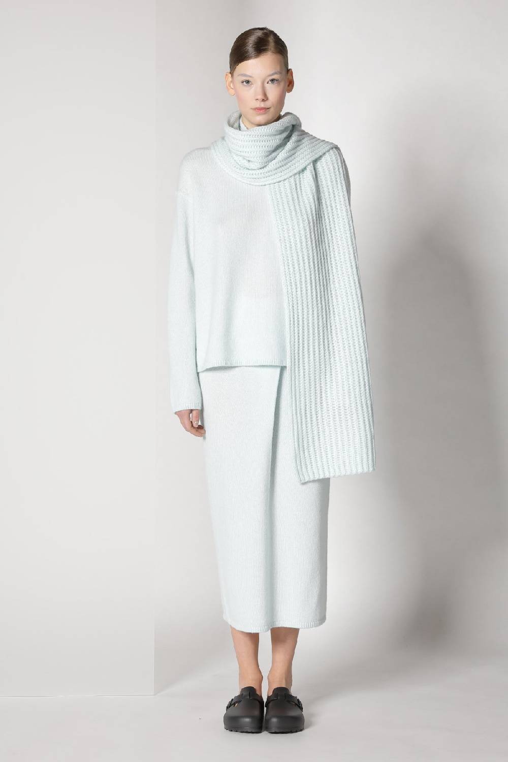 Sminfinity blurry ribbed scarf + blurry crew jumper + blurry tulip skirt