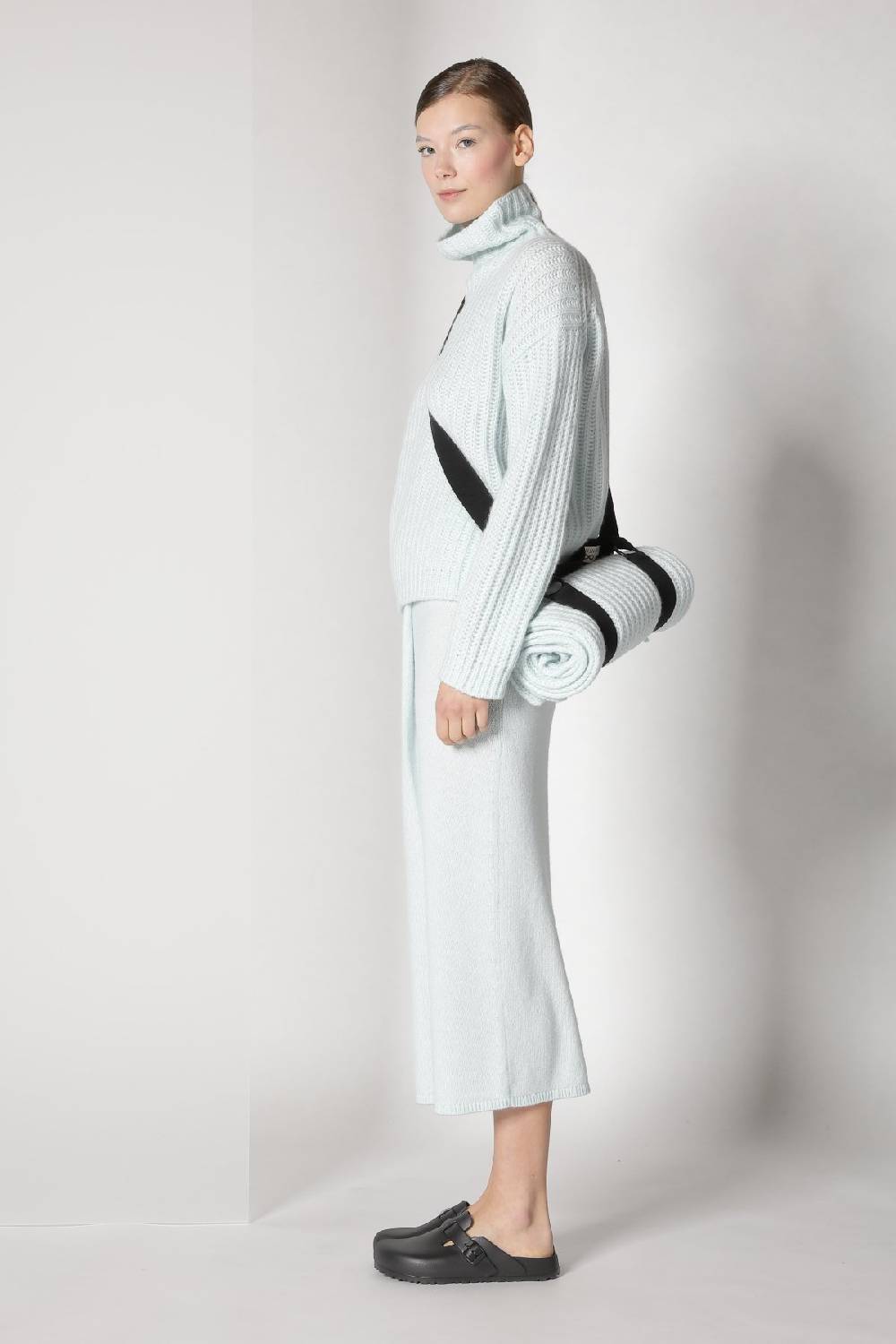 Sminfinity Blurry Ribbed Scarf + Blurry Ribbed Turtleneck + Blurry Tulip Skirt