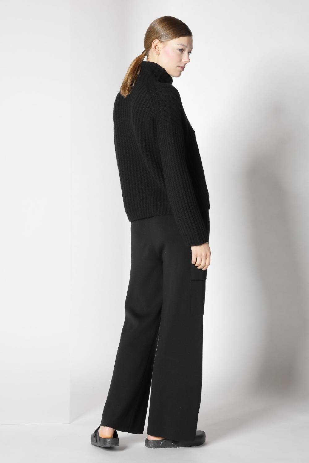 Sminfinity Blurry Ribbed Turtleneck + Cargo Bellbottom Pants