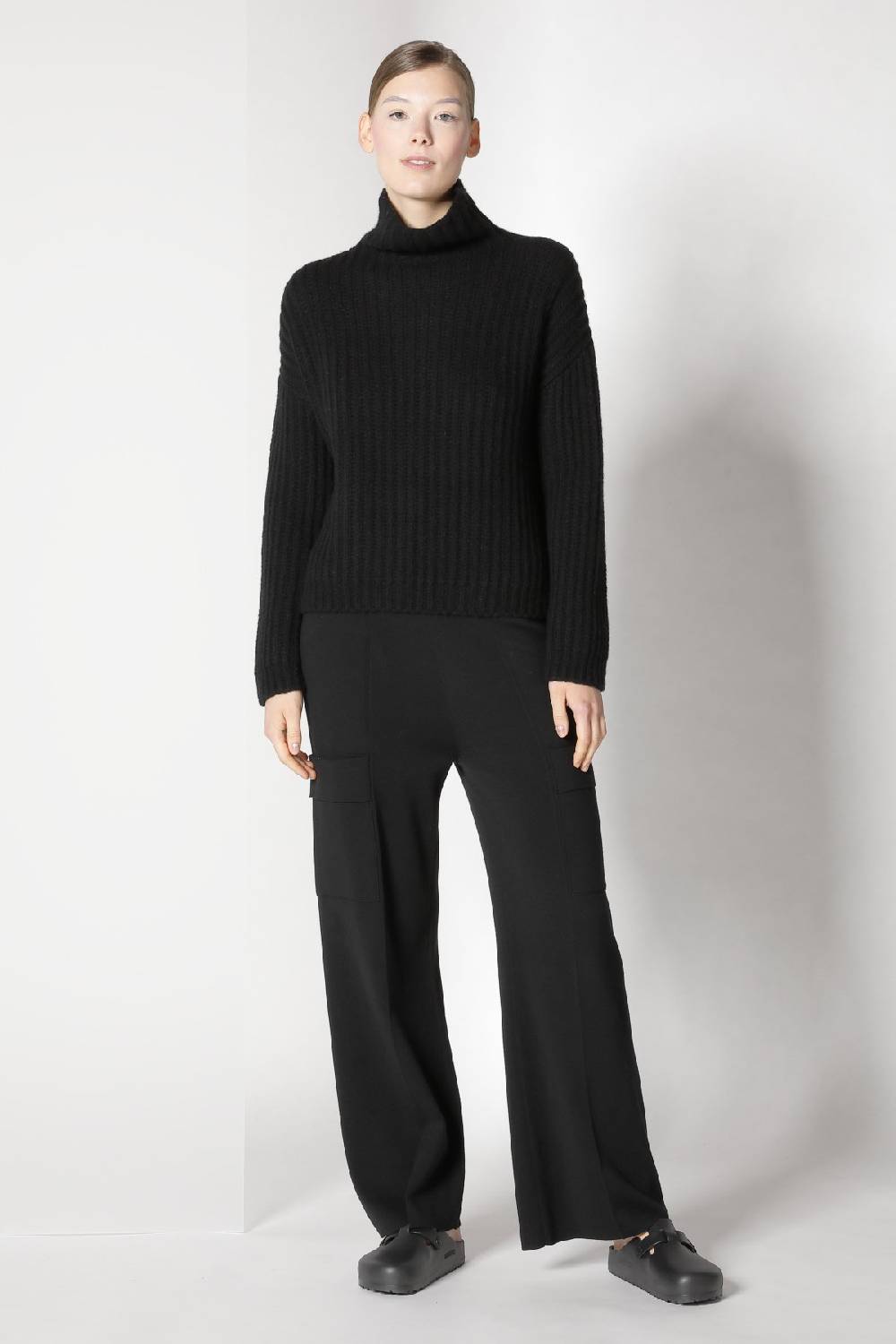 Sminfinity blurry ribbed turtleneck + cargo bellbottom pants Sminfinity blurry ribbed turtleneck + cargo bellbottom pants