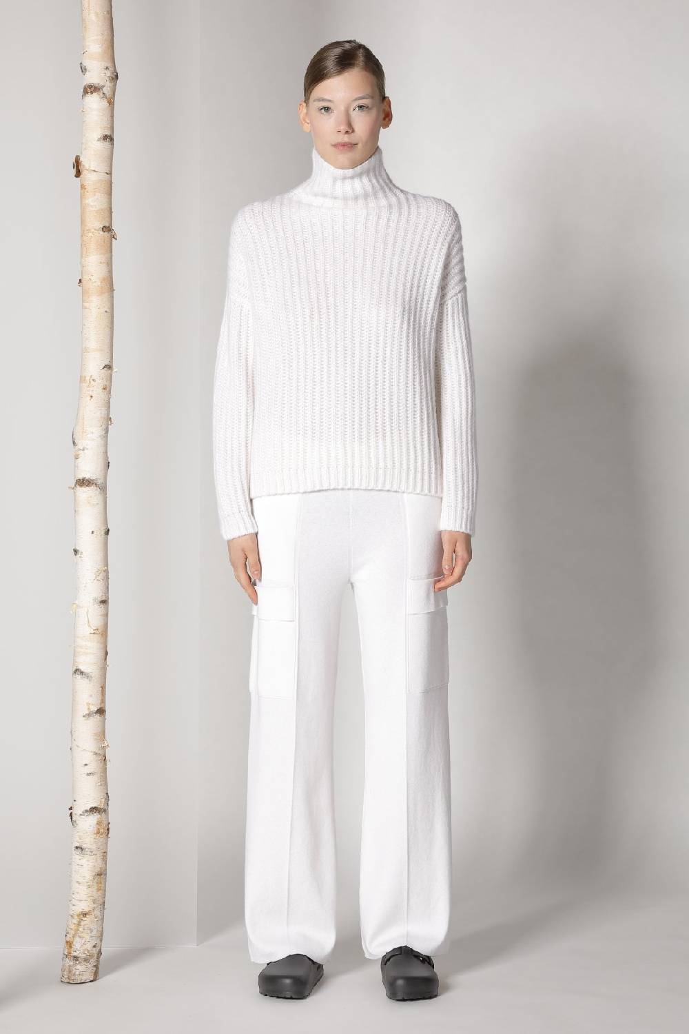 Sminfinity blurry ribbed turtleneck + cargo bellbottom pants