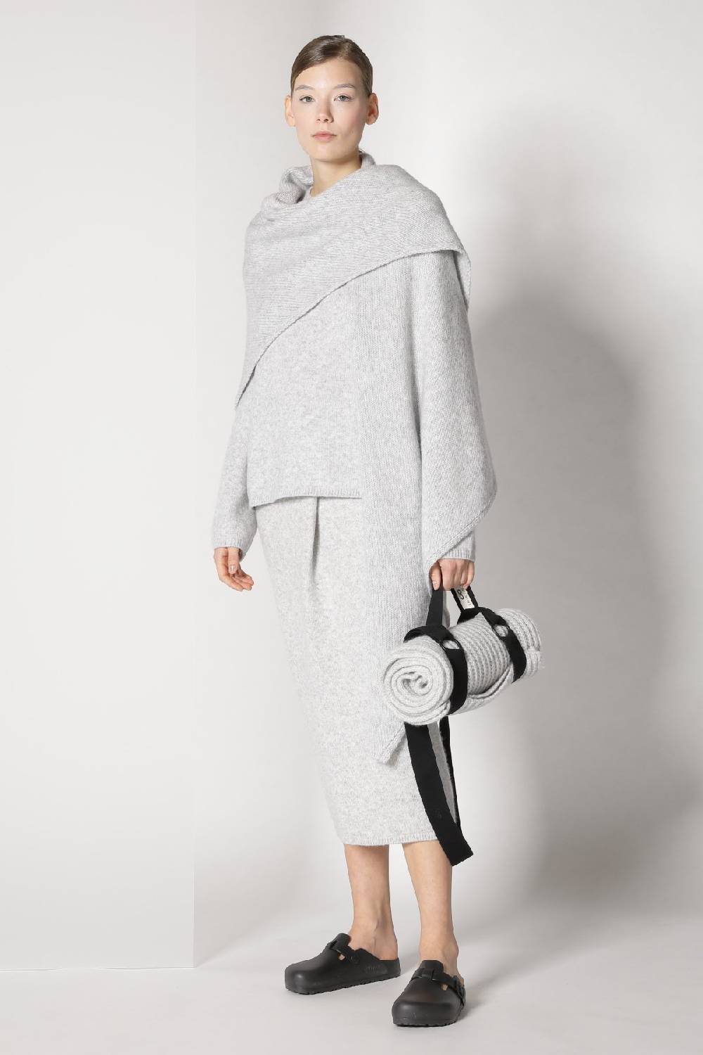 Sminfinity Blurry Triangle Scarf + Blurry Crew Jumper + Blurry Tulip Skirt