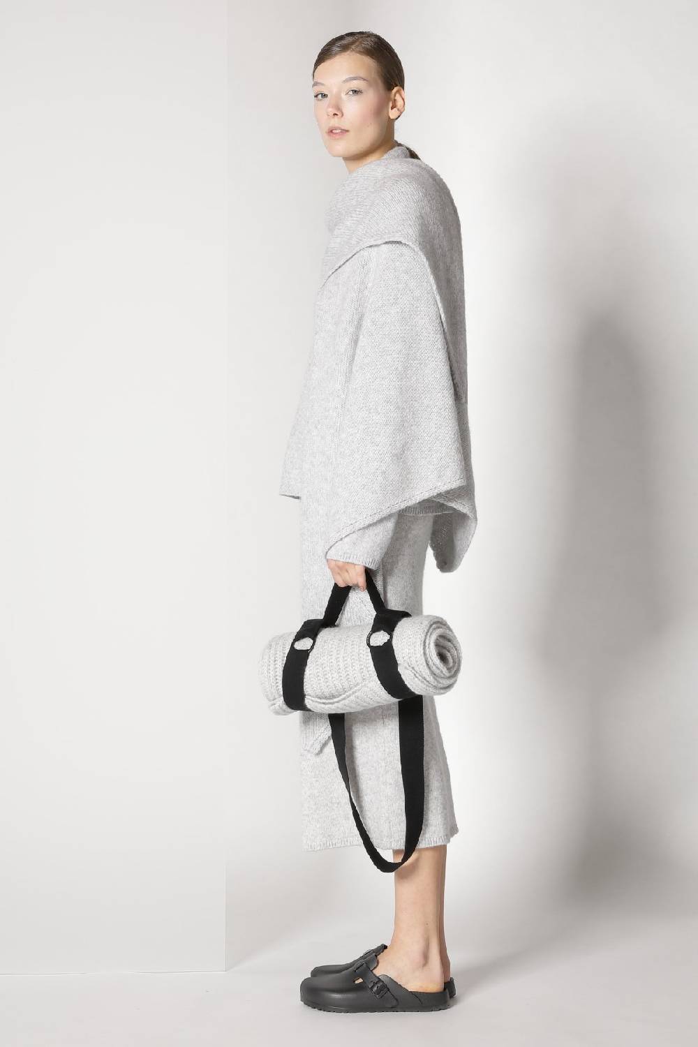 Sminfinity Blurry Triangle Scarf + Blurry Crew Jumper + Blurry Tulip Skirt