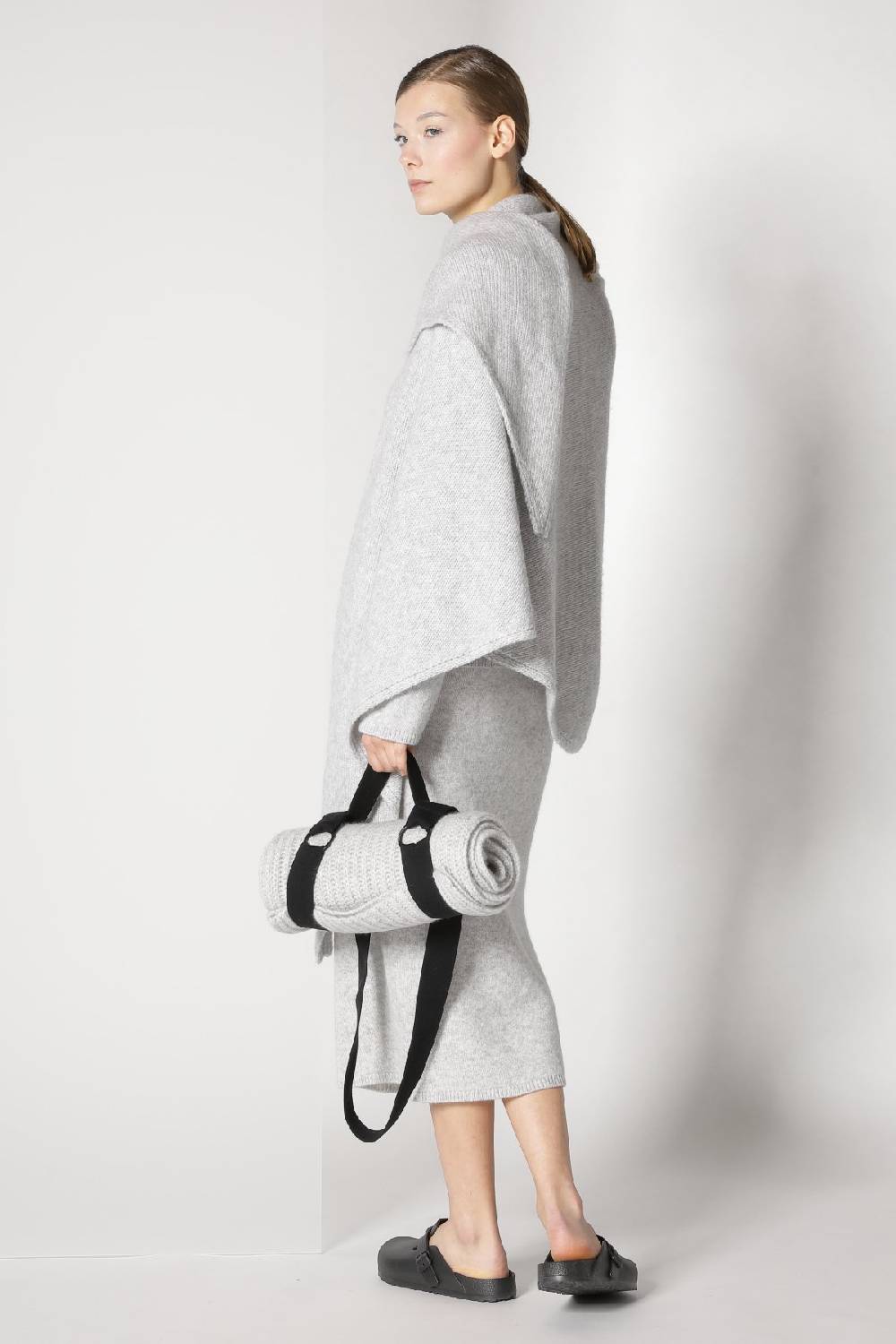 Sminfinity Blurry Triangle Scarf + Blurry Crew Jumper + Blurry Tulip Skirt