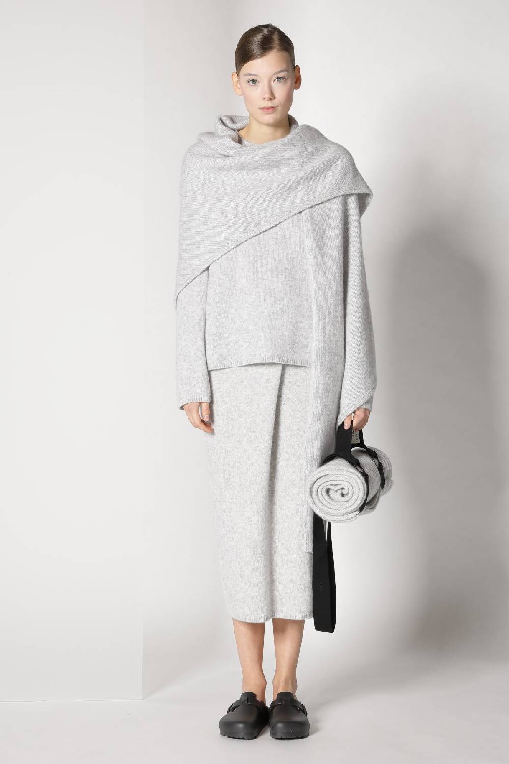 Sminfinity blurry triangle scarf + blurry crew jumper + blurry tulip skirt