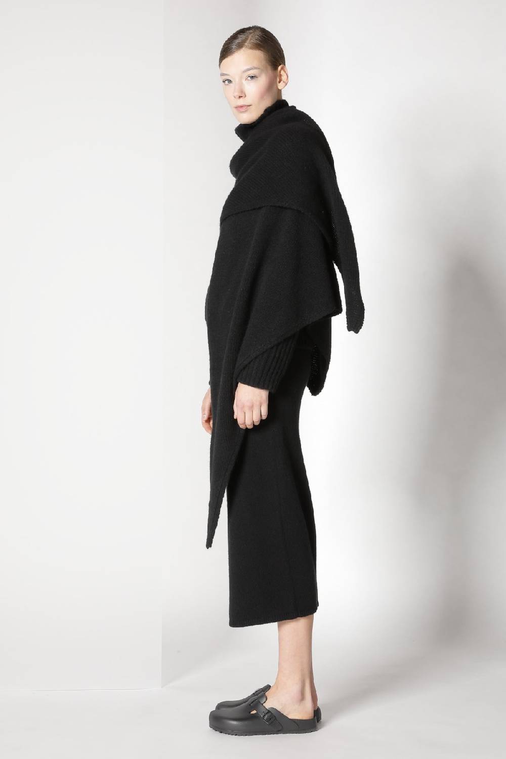 Sminfinity Blurry Triangle Scarf + Blurry Ribbed Turtleneck + Blurry Tulip Skirt