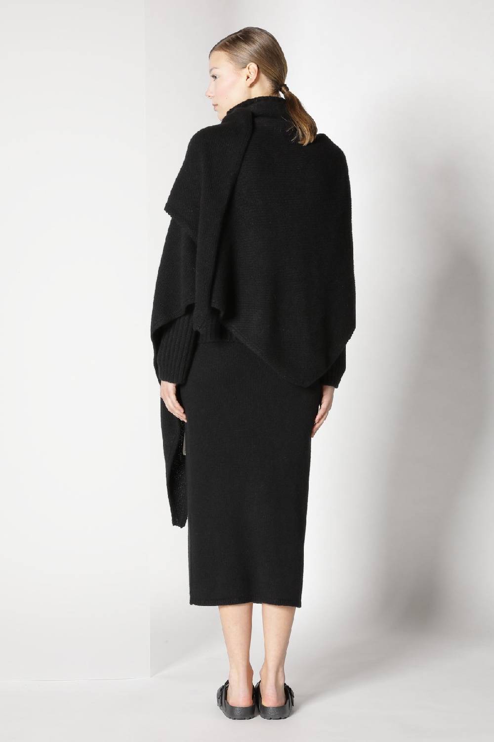 Sminfinity Blurry Triangle Scarf + Blurry Ribbed Turtleneck + Blurry Tulip Skirt